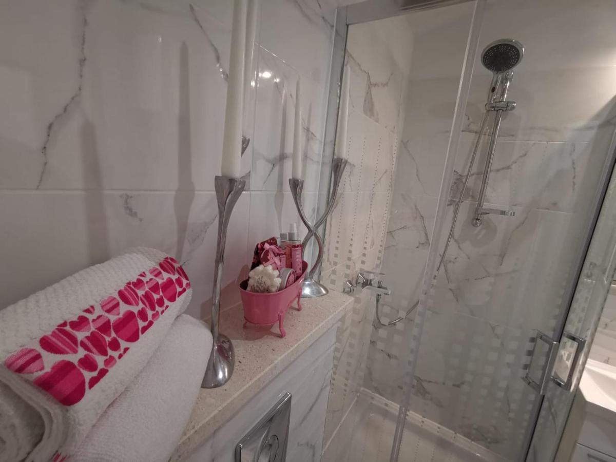 Apartmani Pina 2 Kastela Bagian luar foto