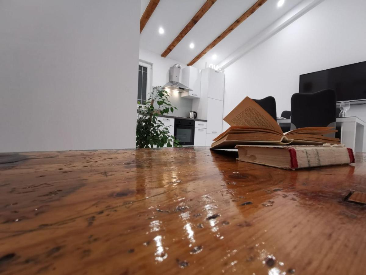 Apartmani Pina 2 Kastela Bagian luar foto